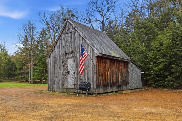 35 Turnpike Road, Sharon, NH 03458
