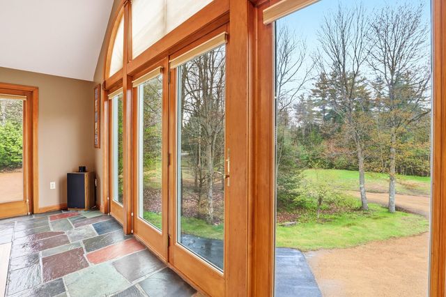 35 Turnpike Road, Sharon, NH 03458