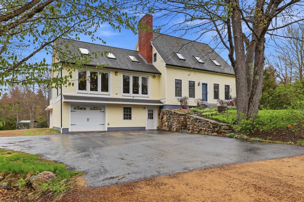 35 Turnpike Road, Sharon, NH 03458