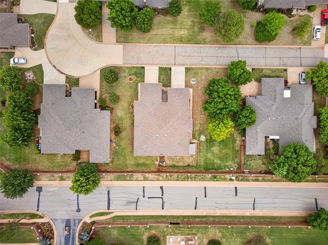 2016 NW 160th Place, Edmond, OK 73013