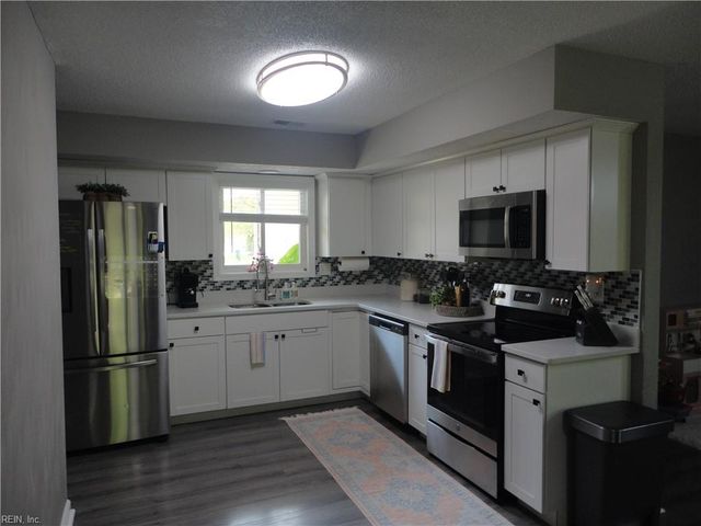 4245 Buckeye CT, Virginia Beach, VA 23462