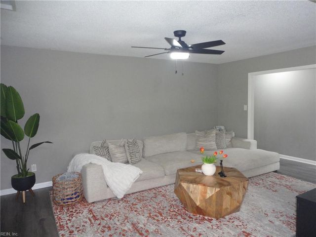 4245 Buckeye CT, Virginia Beach, VA 23462
