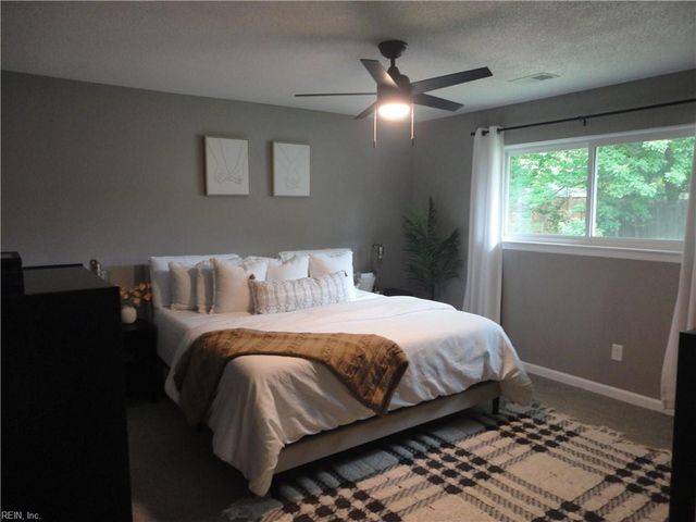 4245 Buckeye CT, Virginia Beach, VA 23462