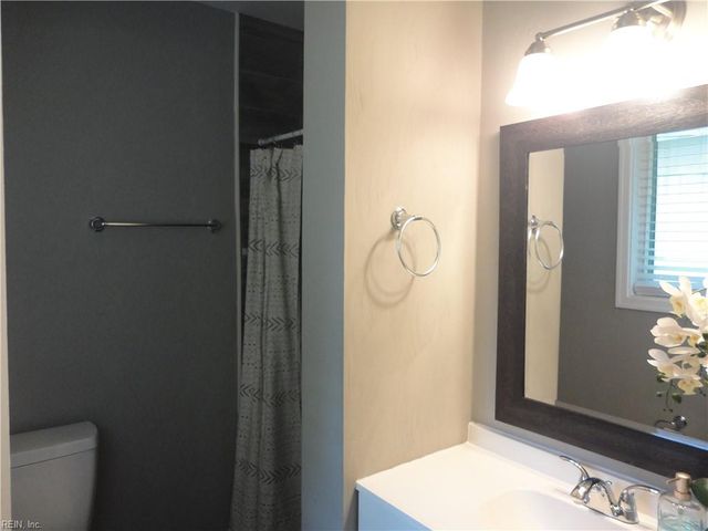 4245 Buckeye CT, Virginia Beach, VA 23462