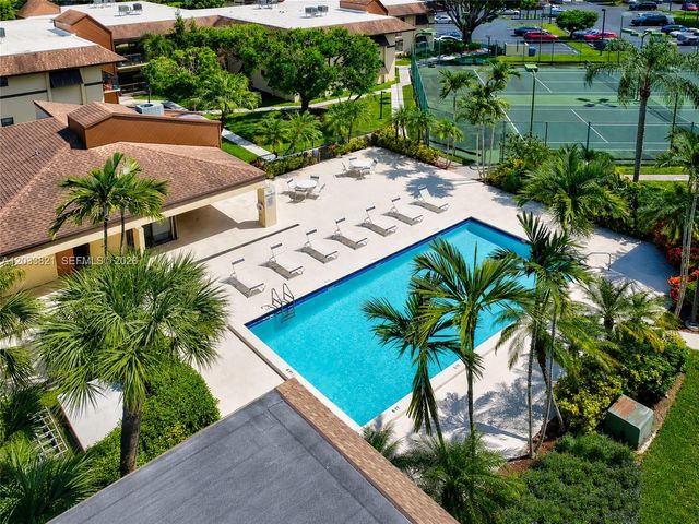 7935 SW 86th St 823, Miami, FL 33143