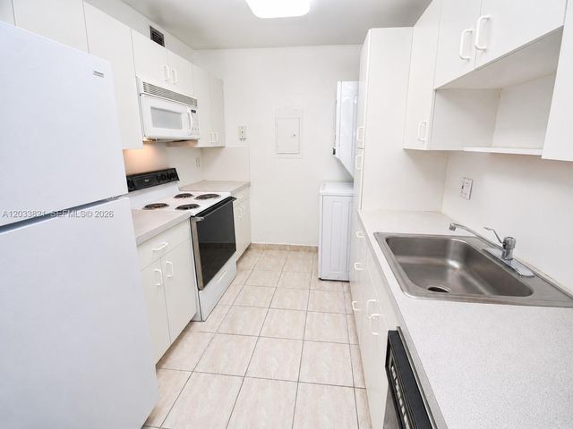 7935 SW 86th St 823, Miami, FL 33143