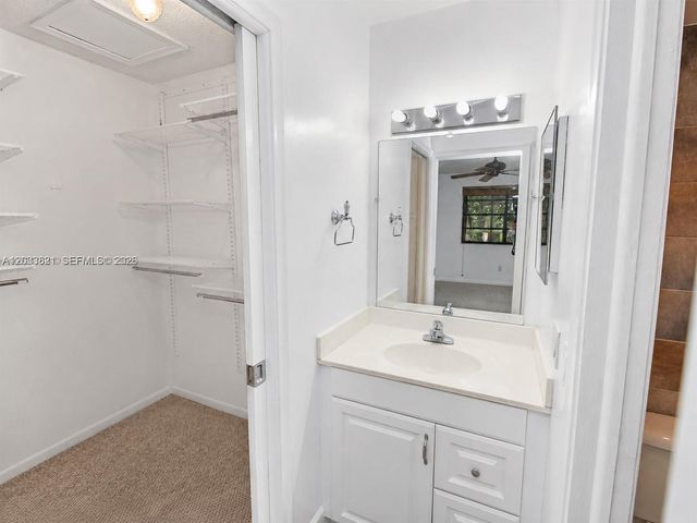 7935 SW 86th St 823, Miami, FL 33143