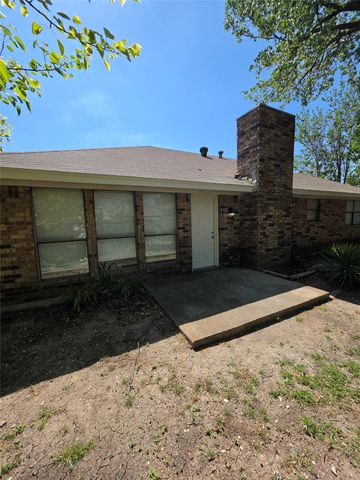 521 E Jay Court, Desoto, TX 75115