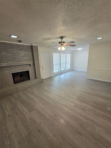 521 E Jay Court, Desoto, TX 75115