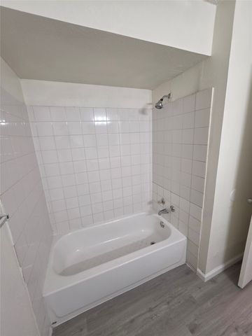 521 E Jay Court, Desoto, TX 75115