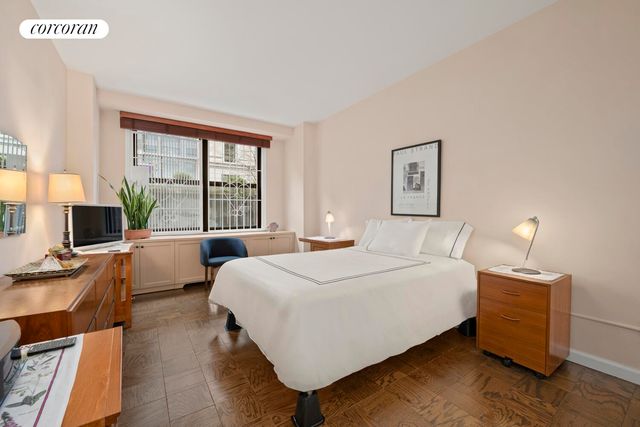 130 E 18th St Apt 1S, New York City, NY 10003