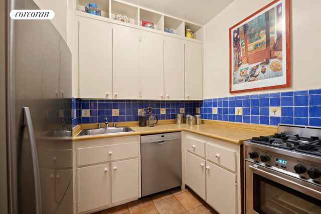 130 E 18th St Apt 1S, New York City, NY 10003