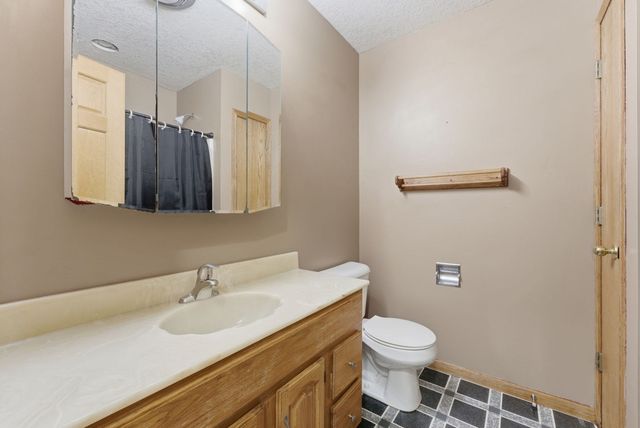 613 Conor Court, Blue Grass, IA 52726