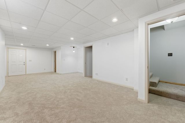 613 Conor Court, Blue Grass, IA 52726