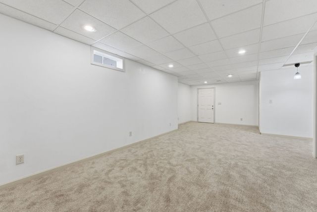 613 Conor Court, Blue Grass, IA 52726