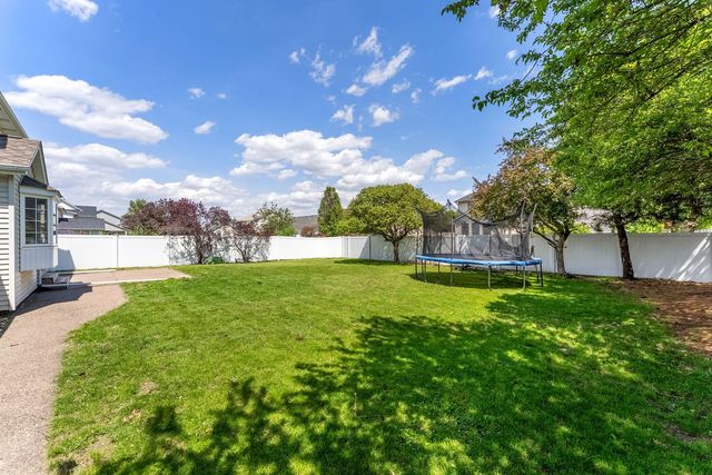 613 Conor Court, Blue Grass, IA 52726