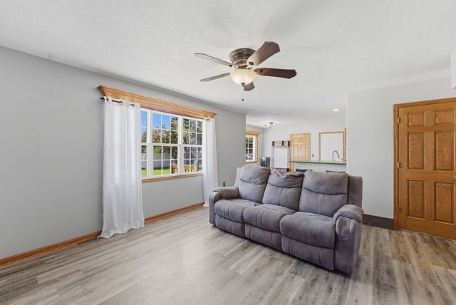 613 Conor Court, Blue Grass, IA 52726