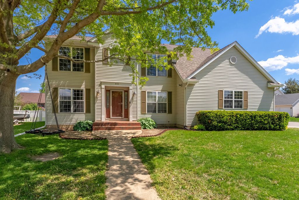 613 Conor Court, Blue Grass, IA 52726