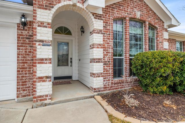 5712 Creekway Drive, Denton, TX 76226