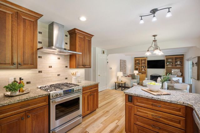 174 Preston Drive, Mountain View, CA 94040
