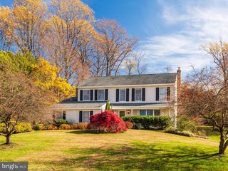 236 SPRING RUN LN, Downingtown, PA 19335