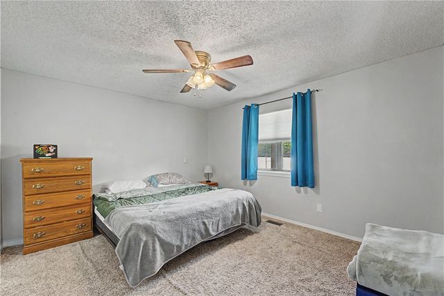 8 Dillow Lane, Bella Vista, AR 72714
