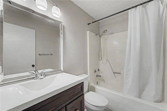 8 Dillow Lane, Bella Vista, AR 72714