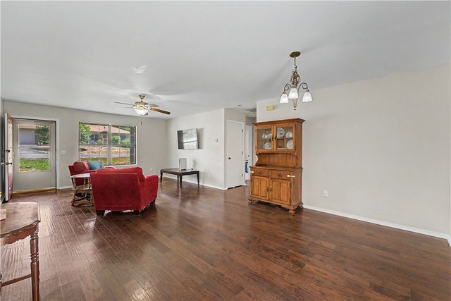 8 Dillow Lane, Bella Vista, AR 72714