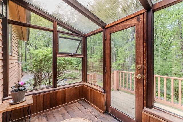 102 Larkspur Dr, Amherst, MA 01002