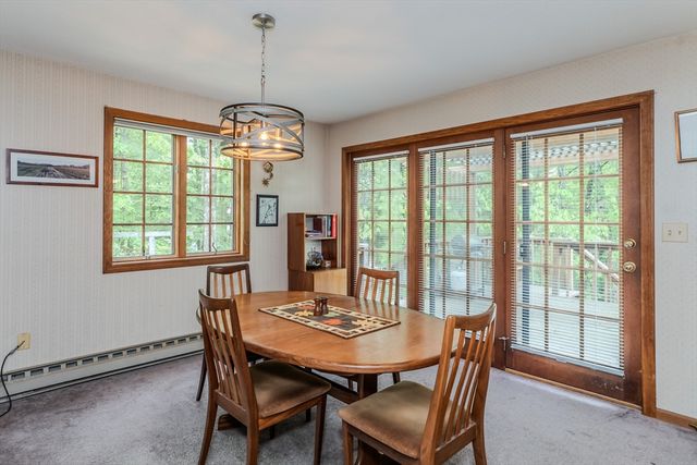 102 Larkspur Dr, Amherst, MA 01002