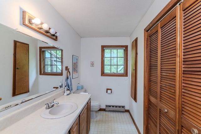 102 Larkspur Dr, Amherst, MA 01002