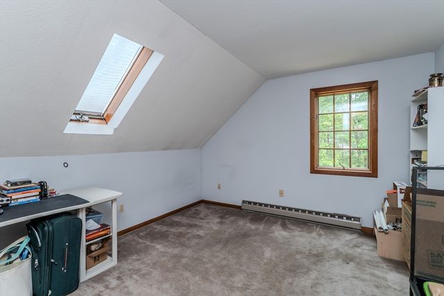102 Larkspur Dr, Amherst, MA 01002