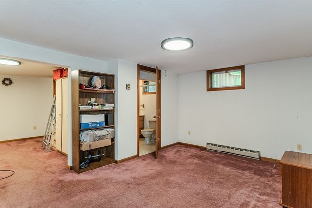 102 Larkspur Dr, Amherst, MA 01002