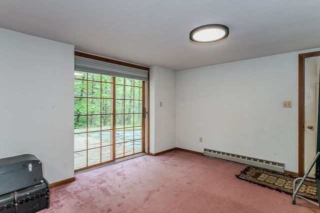 102 Larkspur Dr, Amherst, MA 01002