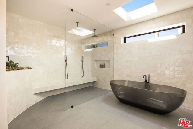 483 E Santiago Way, Palm Springs, CA 92264