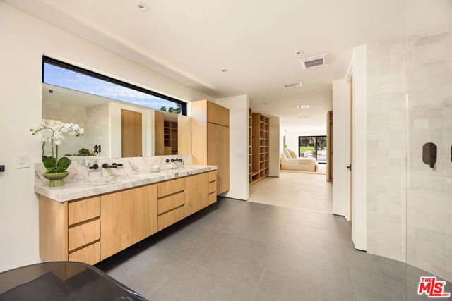 483 E Santiago Way, Palm Springs, CA 92264