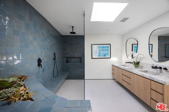 483 E Santiago Way, Palm Springs, CA 92264