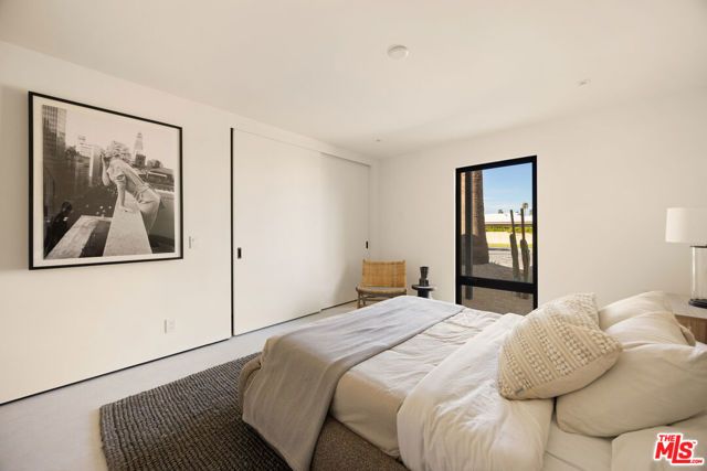 483 E Santiago Way, Palm Springs, CA 92264