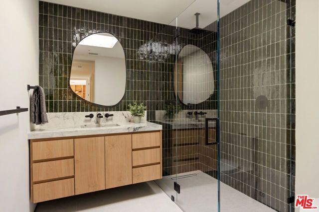 483 E Santiago Way, Palm Springs, CA 92264