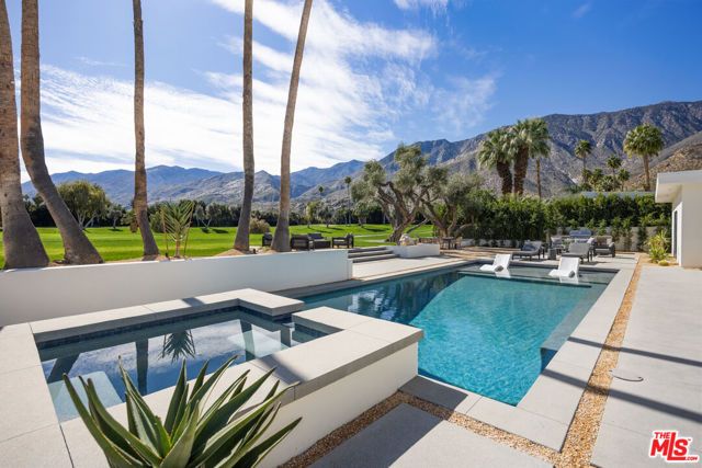 483 E Santiago Way, Palm Springs, CA 92264