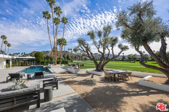 483 E Santiago Way, Palm Springs, CA 92264