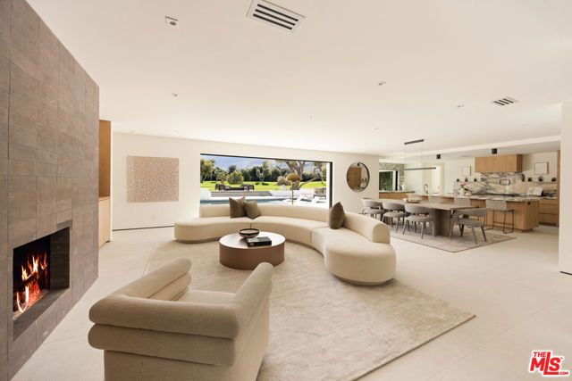 483 E Santiago Way, Palm Springs, CA 92264