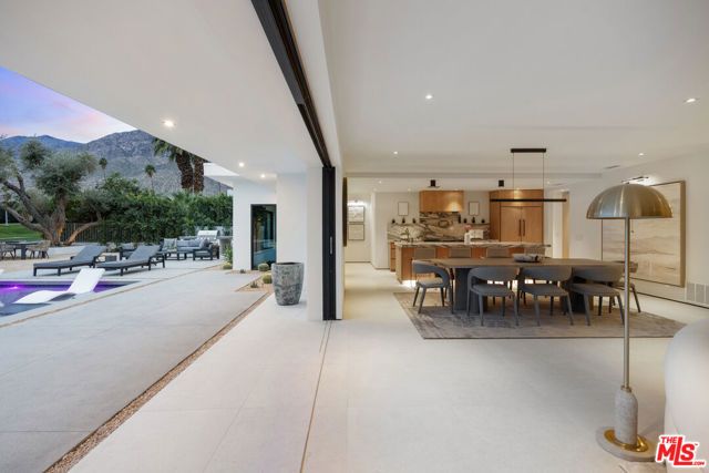 483 E Santiago Way, Palm Springs, CA 92264