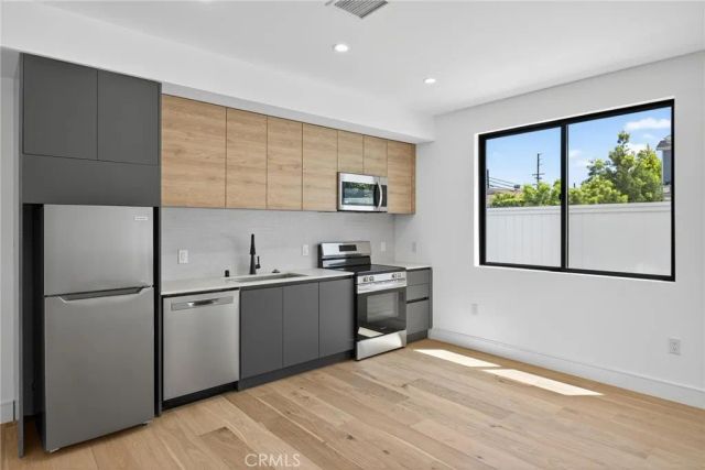 1011 S Prospect Avenue, Redondo Beach, CA 90277