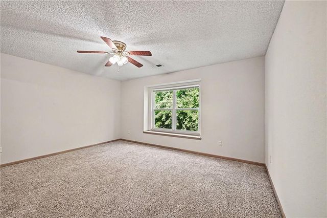 210 Pointe Lane, Raymore, MO 64083