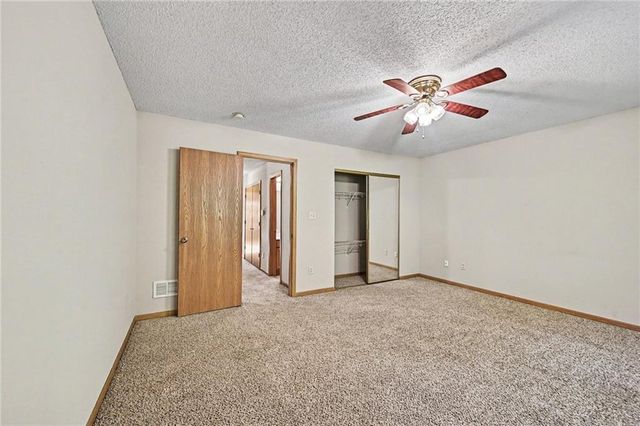 210 Pointe Lane, Raymore, MO 64083