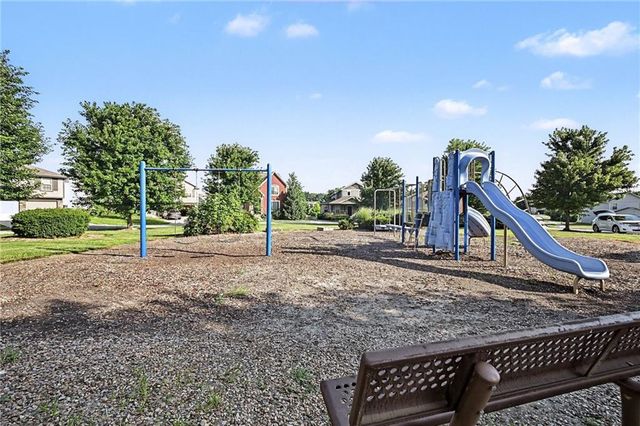 210 Pointe Lane, Raymore, MO 64083