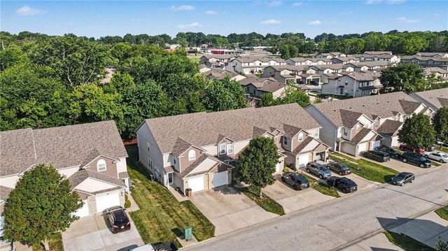 210 Pointe Lane, Raymore, MO 64083