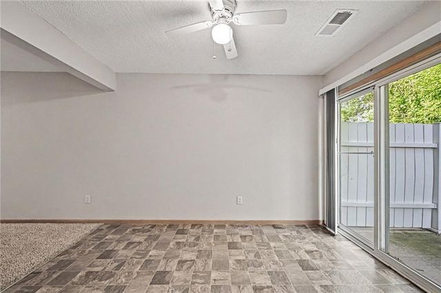 210 Pointe Lane, Raymore, MO 64083