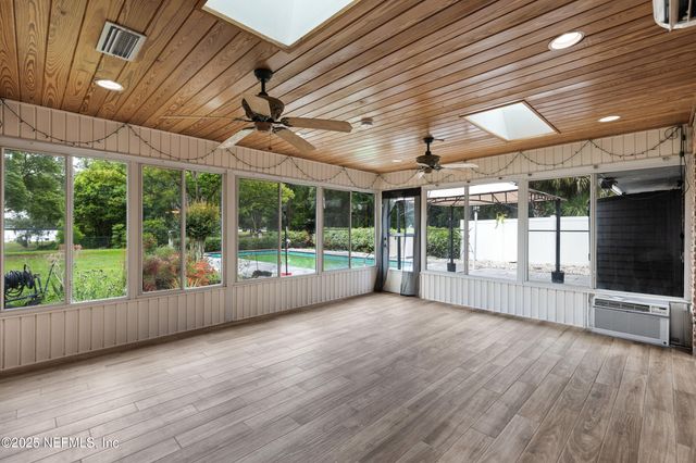 49 SE NELSONS POINT Road, Keystone Heights, FL 32656